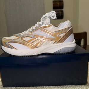 Reebok Women’s Ionic Bond White & Gold Athletic Sneakers size 8 new!!